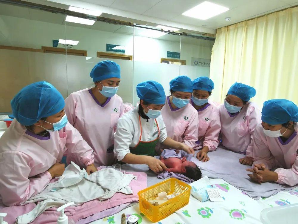 玉树妇婴监护型护送